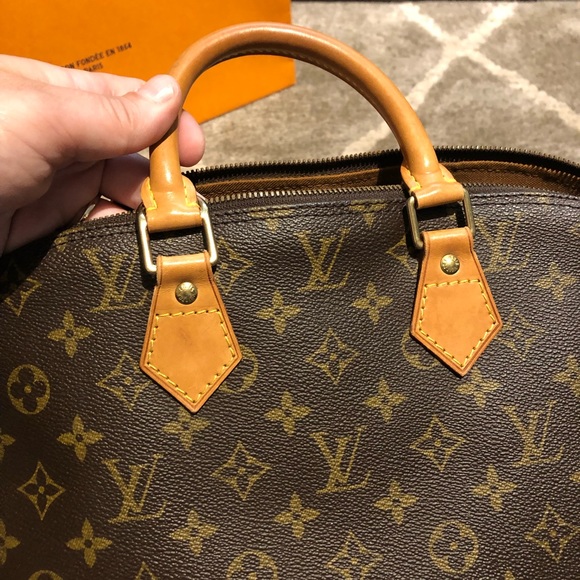 Authentic Louis Vuitton Alma PM INCLUDES lock & matching key 🔑 - Picture 9 of 16